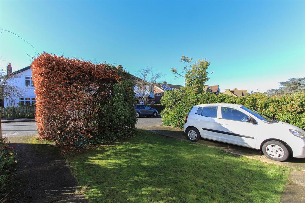 Castle Road, Tankerton, Whitstable 3 bed semidetached house £450,000