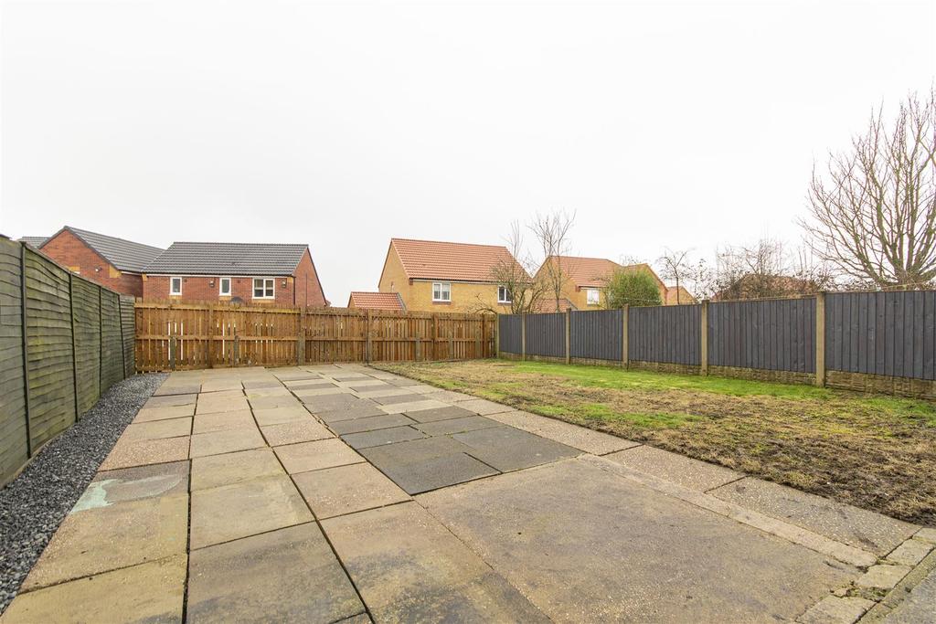 Heath Road, Holmewood, Chesterfield 3 bed semidetached house £139,950