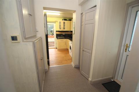 8 Ashbourne Oval, Bradford, BD2 4DH