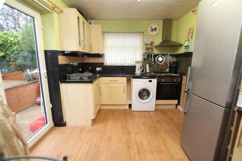 8 Ashbourne Oval, Bradford, BD2 4DH