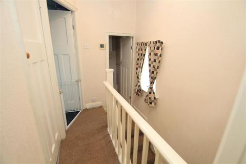 8 Ashbourne Oval, Bradford, BD2 4DH