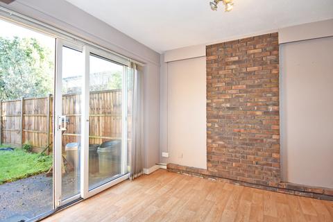 220 Ashburnham Road, Richmond, TW10 7SB