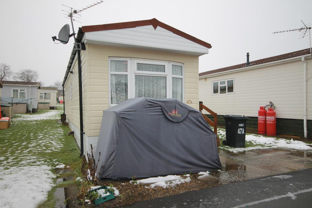 A Main Avenue Shaws Trailer Park, Knaresborough Road, Harrogate, North