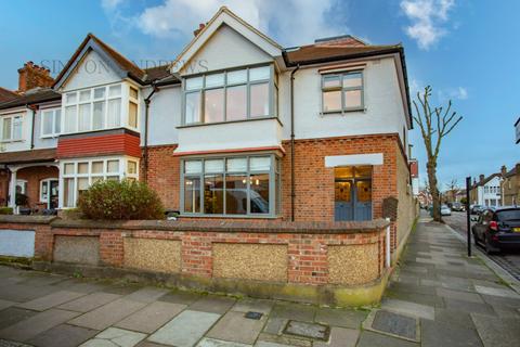 24 Camborne Avenue, London, W13 9QZ
