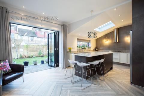 24 Camborne Avenue, London, W13 9QZ