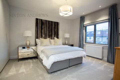 24 Camborne Avenue, London, W13 9QZ
