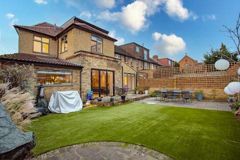 24 Camborne Avenue, London, W13 9QZ