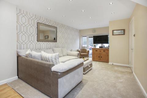 123 Daiches Braes, Edinburgh, EH15 2RE
