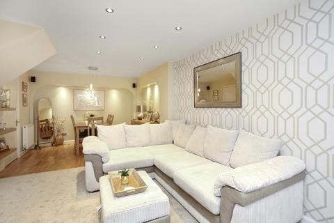 123 Daiches Braes, Edinburgh, EH15 2RE
