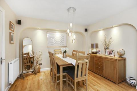 123 Daiches Braes, Edinburgh, EH15 2RE