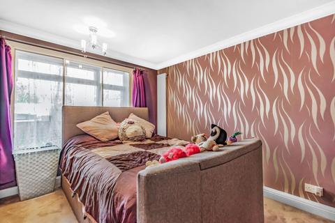 7, Hadley Court Coleridge Crescent, Colnbrook, Slough, SL3 0PL