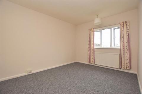14 Meadowlands, Oxted, RH8 9BG