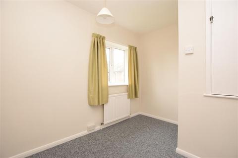 14 Meadowlands, Oxted, RH8 9BG