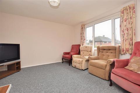 14 Meadowlands, Oxted, RH8 9BG
