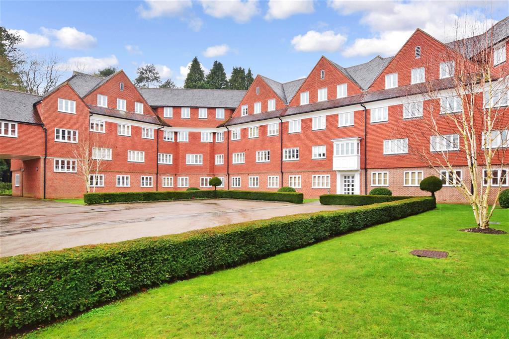 Elizabeth Drive, Banstead, Surrey 2 bed flat £290,000