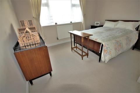 64 Ampleforth Road, London, SE2 9BH