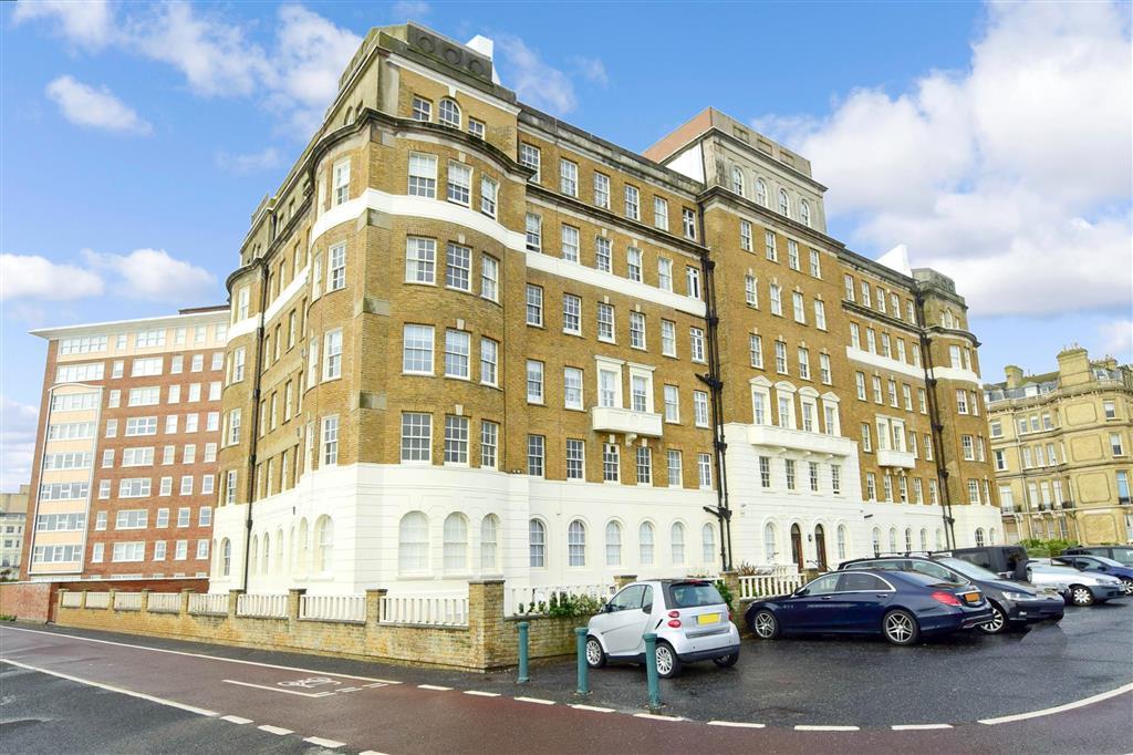 Courtenay Terrace, Hove, East Sussex 3 bed flat £500,000