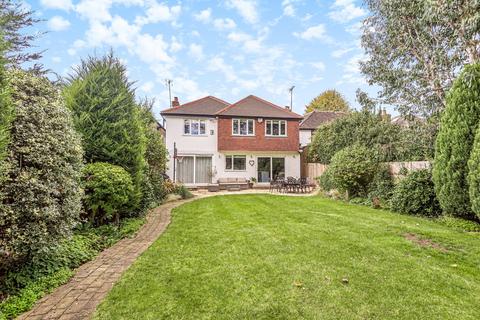 27 Ember Gardens, Thames Ditton, KT7 0LL