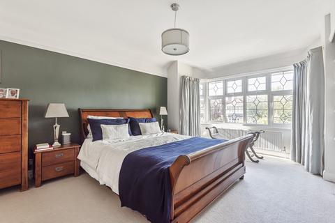 27 Ember Gardens, Thames Ditton, KT7 0LL