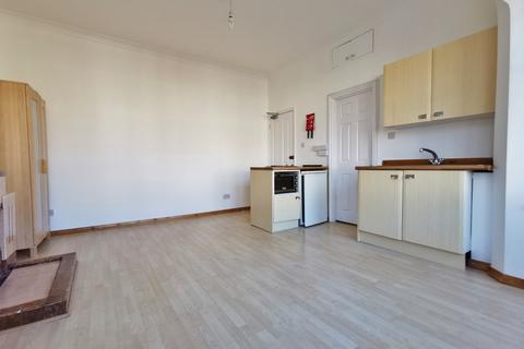 Studio to rent, Grosvenor Road, Finchley Central N3