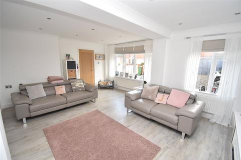 52 Blackthorn Road, Houghton Regis, Dunstable, LU5 5JP