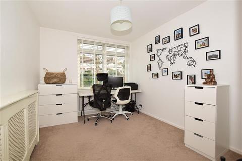47 The Pines, Purley, CR8 2DZ