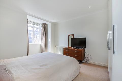 2 bedroom flat to rent - Latymer Court, Hammersmith Road, Hammersmith, W6