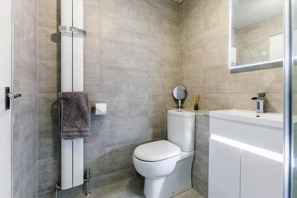 Shower Room (2)