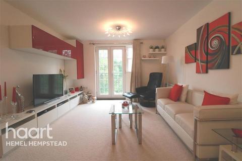 2 bedroom flat to rent, Merrifield Court