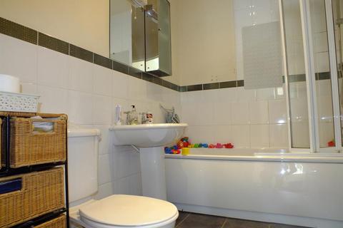 17 Charnley Drive, Leeds, LS7 4ST
