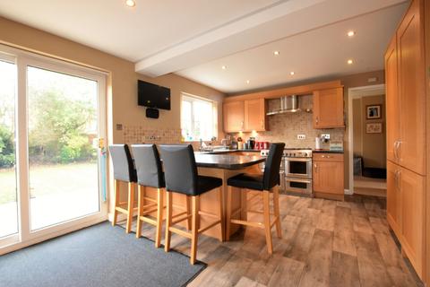 20 Veitch Gardens, Exeter, EX2 8AD