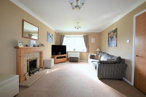 20 Veitch Gardens, Exeter, EX2 8AD