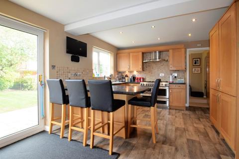 20 Veitch Gardens, Exeter, EX2 8AD