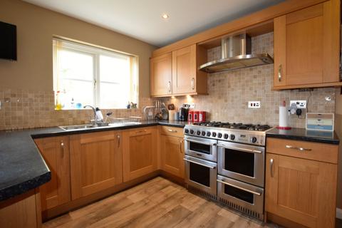20 Veitch Gardens, Exeter, EX2 8AD