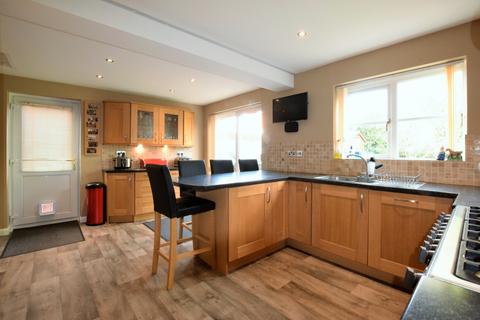 20 Veitch Gardens, Exeter, EX2 8AD