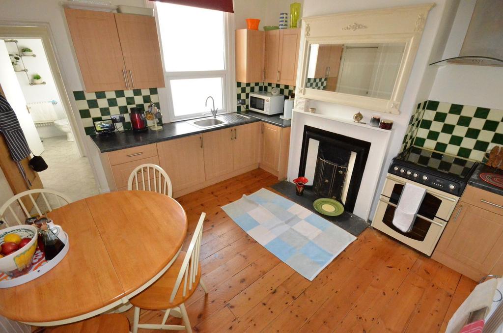 Hatcher Street, Dawlish, EX7 3 bed terraced house £209,950
