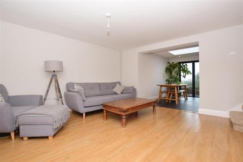 20 Ians Walk, Hythe, CT21 5TT
