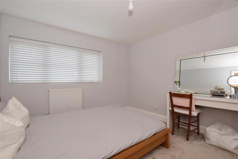 20 Ians Walk, Hythe, CT21 5TT