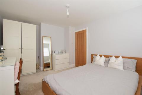 20 Ians Walk, Hythe, CT21 5TT