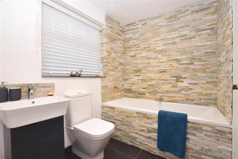 20 Ians Walk, Hythe, CT21 5TT
