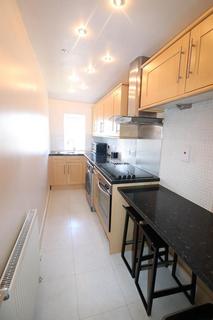 2 bedroom flat to rent, Union Grove, Top Floor Right, AB10