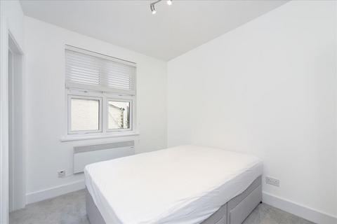 1 bedroom flat to rent, Upper Richmond Road West, East Sheen, SW14
