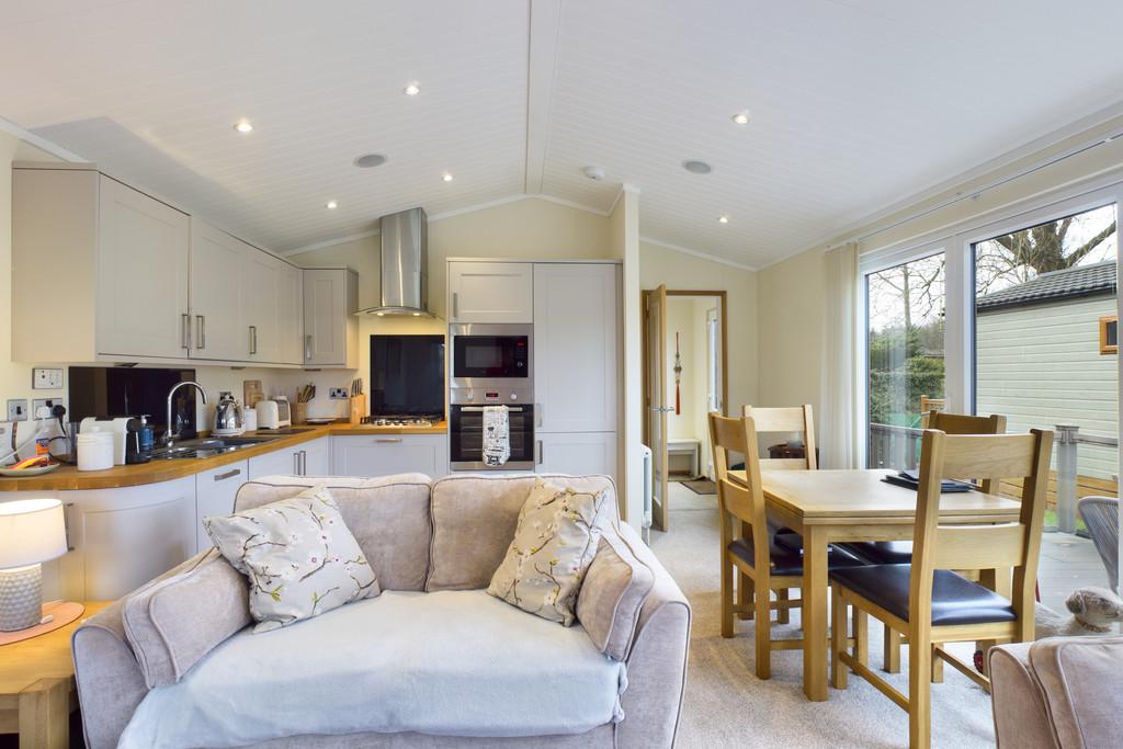 Lounge/Dining/Kitchen