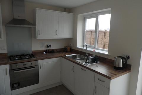 3 bedroom terraced house to rent, Pacey Way, Grantham