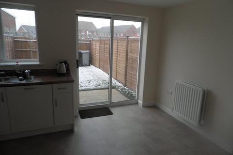 3 bedroom terraced house to rent, Pacey Way, Grantham