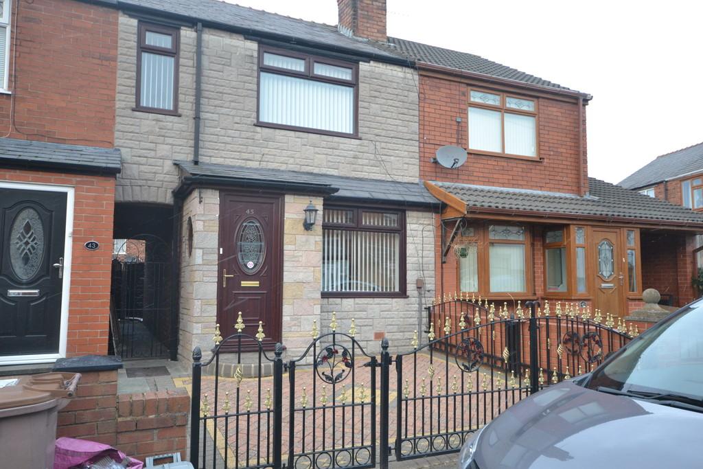 Roland Avenue, Haresfinch, St Helens 3 bed semidetached house £575