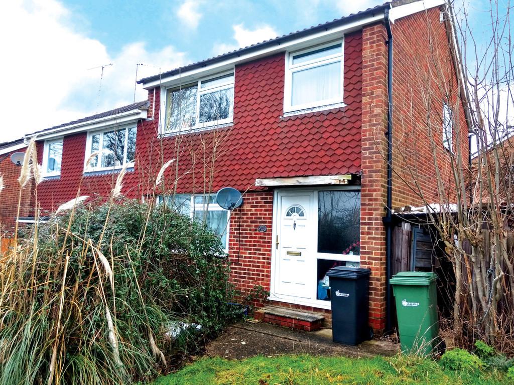 Nether Court, Halstead, CO9 3 bed semidetached house £150,000