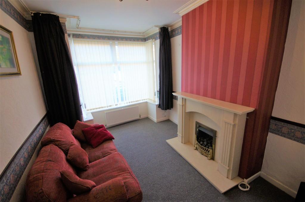 Brays Lane, Ball Hill, Coventry, CV2 4DZ 3 bed terraced house £725