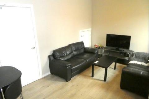 4 bedroom end of terrace house to rent, Boston Street, Hulme, Manchester