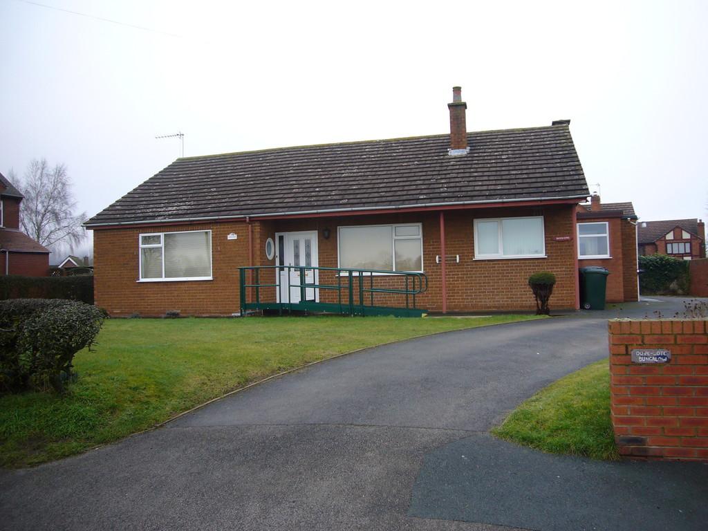 Dovecote Bungalow, Field Lane, Hensall, Nr Goole, DN14 0RE 3 bed